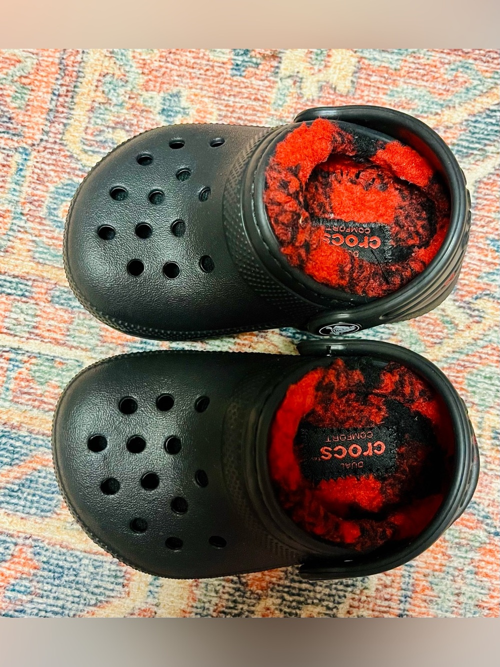 CROCS Kids Classic Clog with Red Fleece Lining - Black Shell - Picture 2 of 4
